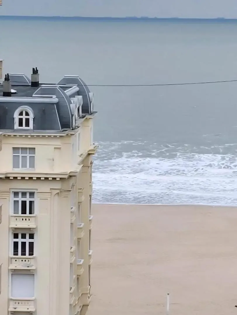 Modern 2-Bedroom Apartment Near The Beach Of Ostend T102 Belgium